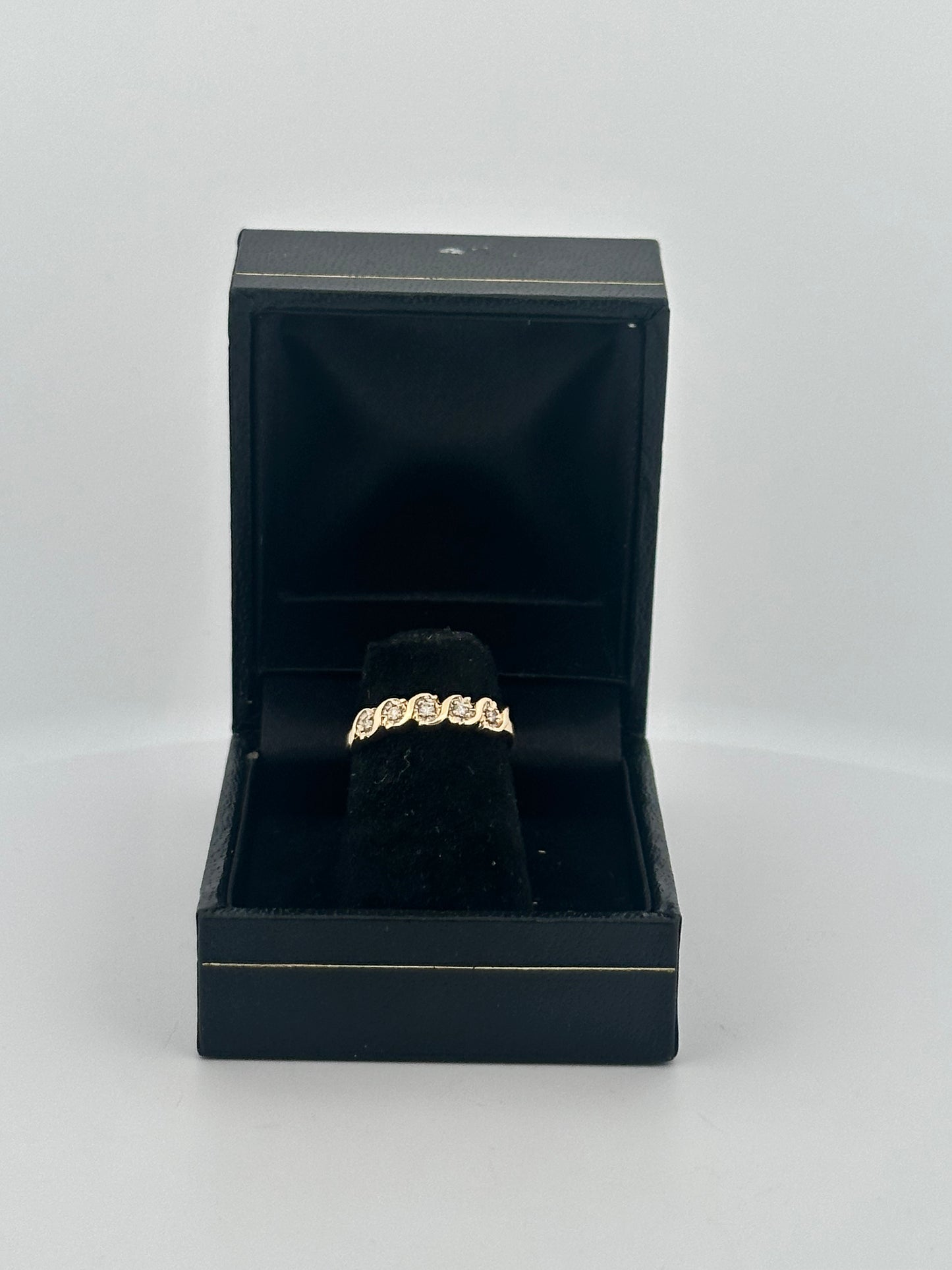 Natural diamond stacker in 10k yellow gold