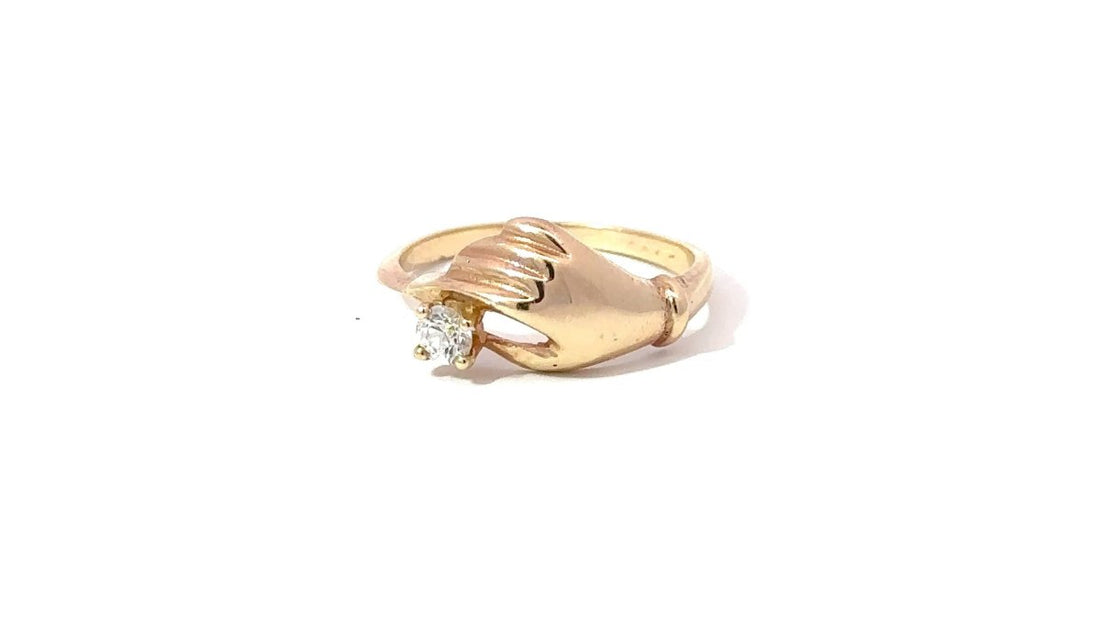 Alternatives to Modern Diamond Engagement Rings