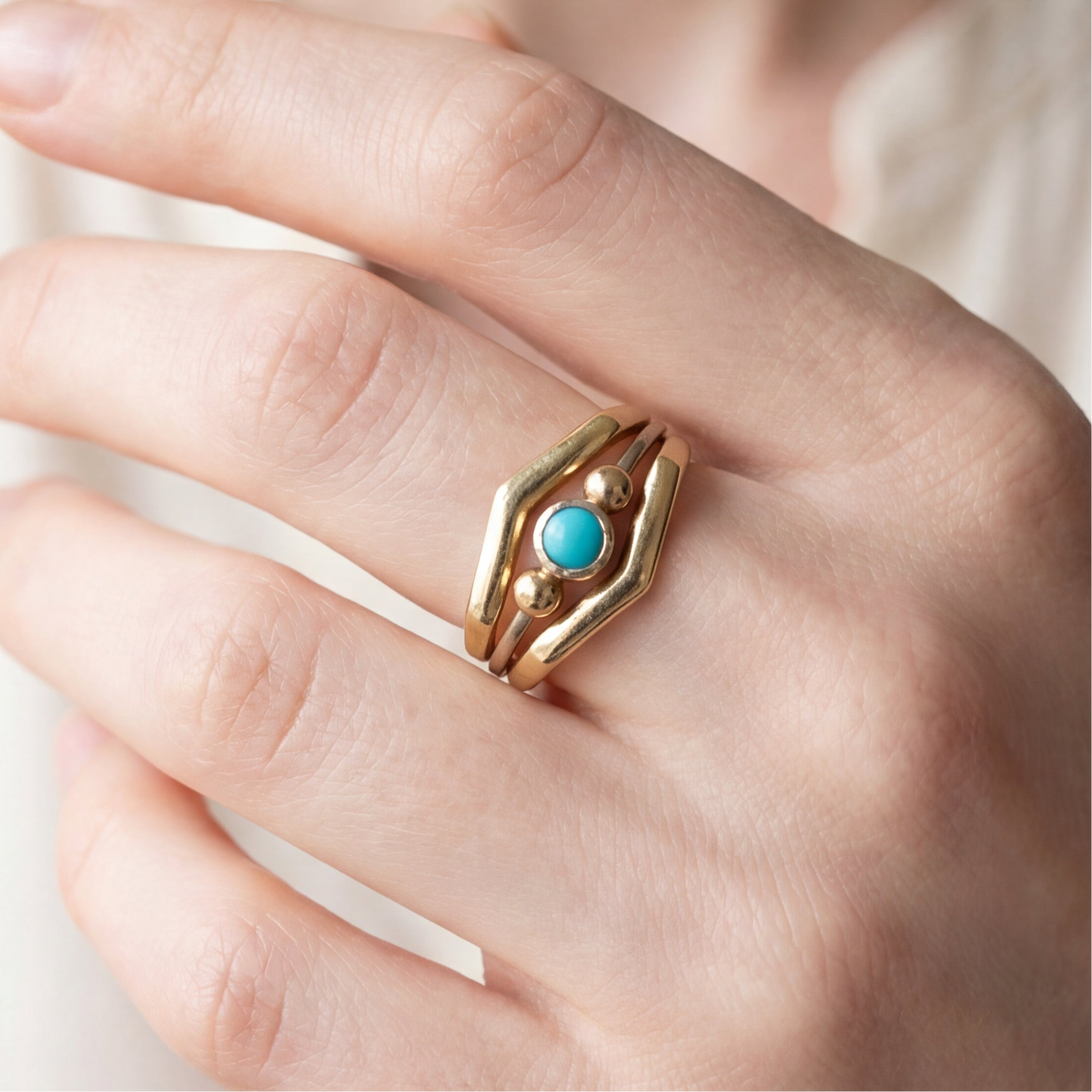 Vintage turquoise ring in 14k yellow gold