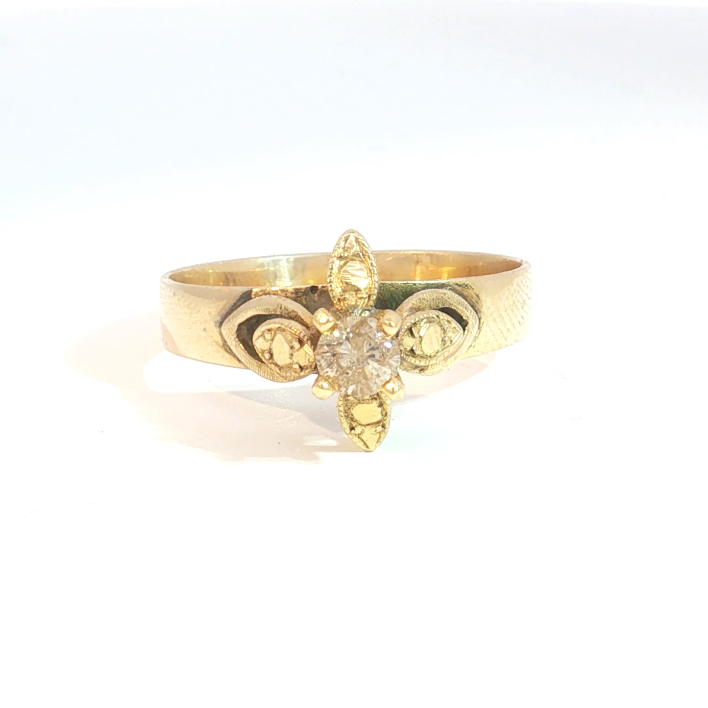 Antique Victorian Floral Motif Diamond Solitaire Ring in 14k Yellow Gold