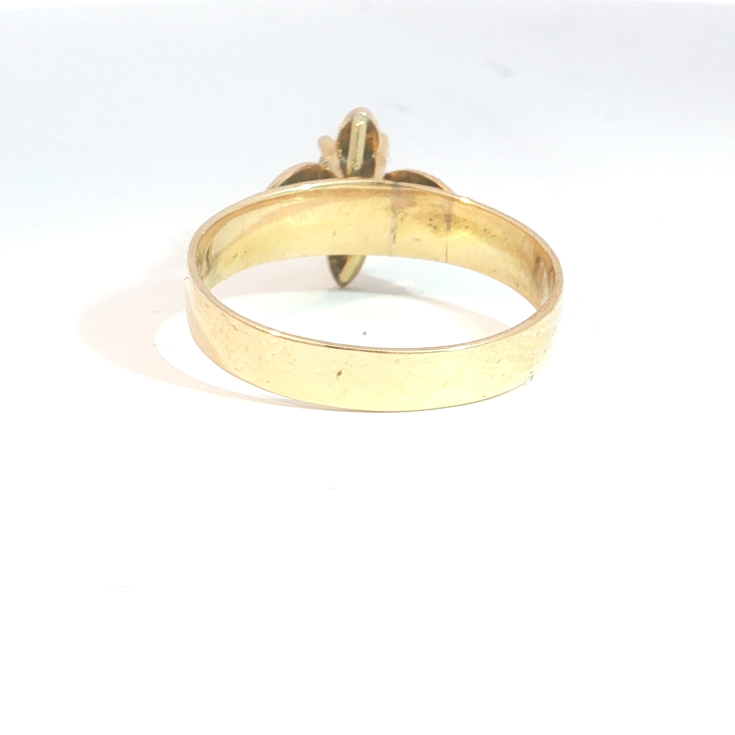 Antique Victorian Floral Motif Diamond Solitaire Ring in 14k Yellow Gold