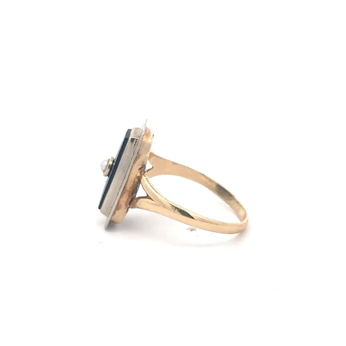 Vintage 1940s Onyx and pearl ring in 14k gold