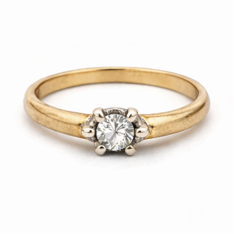 Vintage natural diamond solitaire in 9k gold