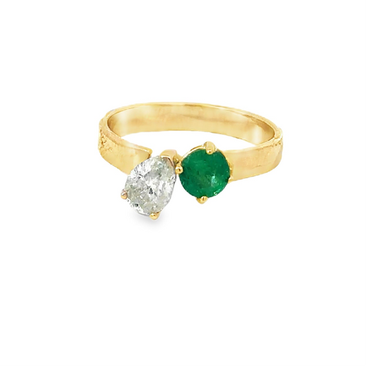 Diamond and emerald toi et moi ring set in 14k yellow gold - SLV original design pear diamond