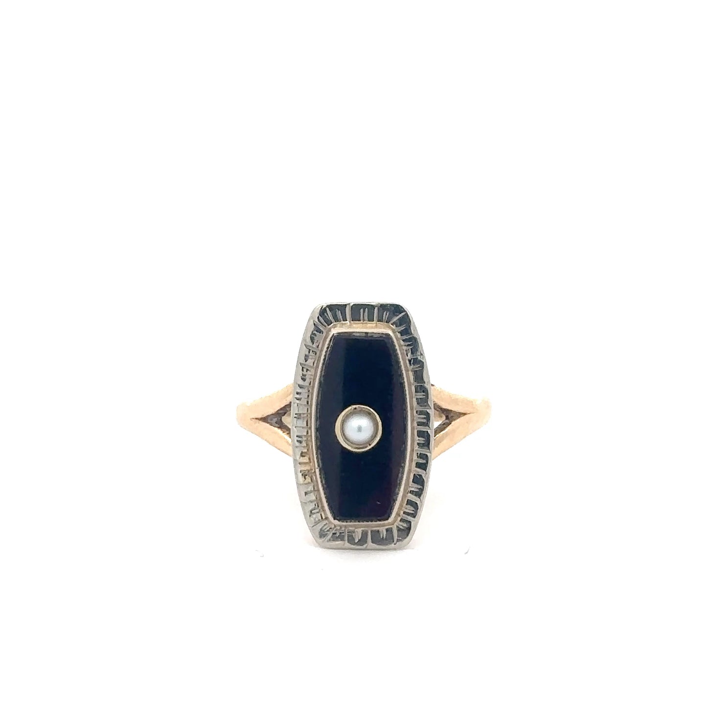 Vintage 1940s Onyx and pearl ring in 14k gold