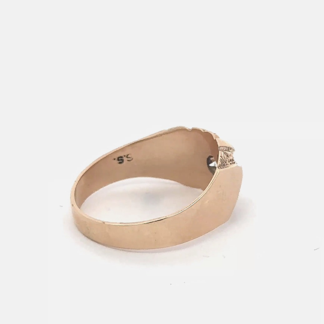 Antique Victorian diamond Belcher ring in 14k yellow gold, featuring a vintage design with a central diamond setting.
