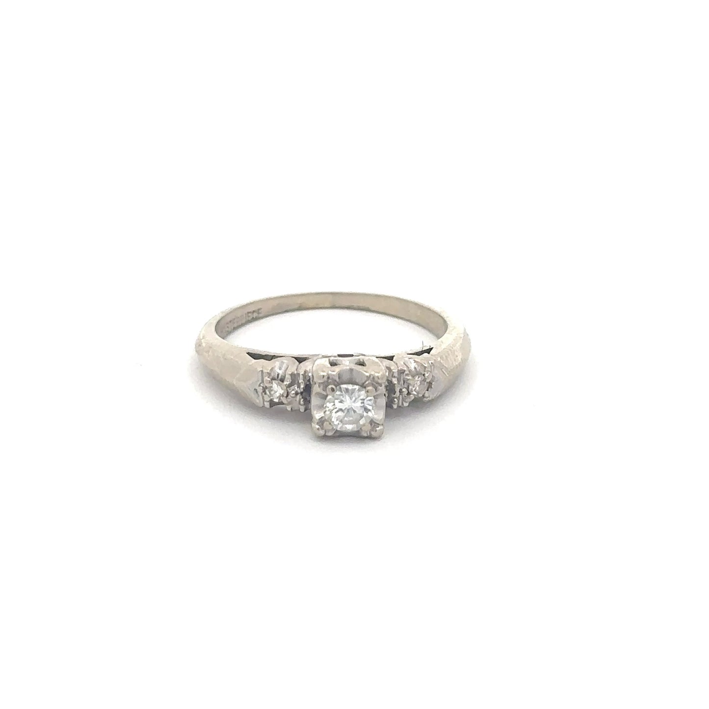 Vintage white gold and diamond ring circa 1940s