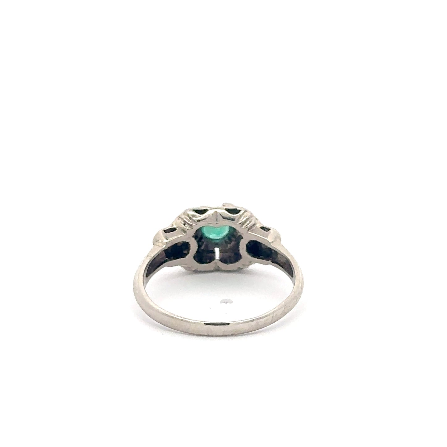 Art deco emerald ring in 14k white gold