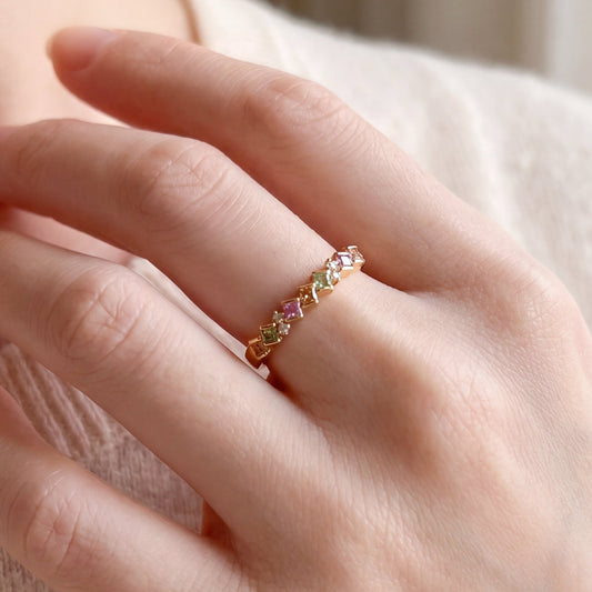 Rainbow sapphire stackable ring in 18k yellow gold, featuring vibrant sapphires and elegant craftsmanship from Silver Lady Vintage.