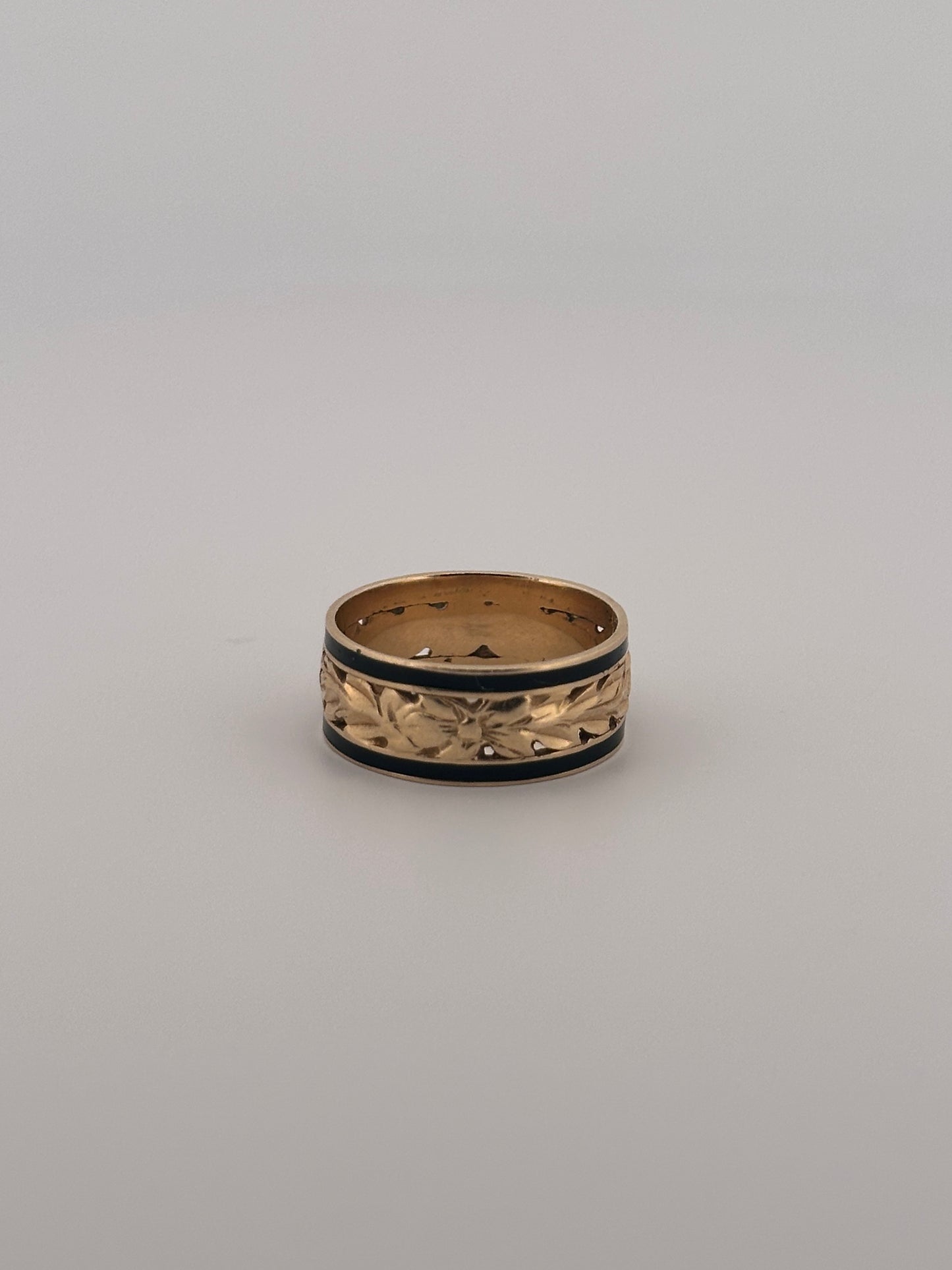 Vintage heirloom Hawaiian band with hand engraved detail and black enamel