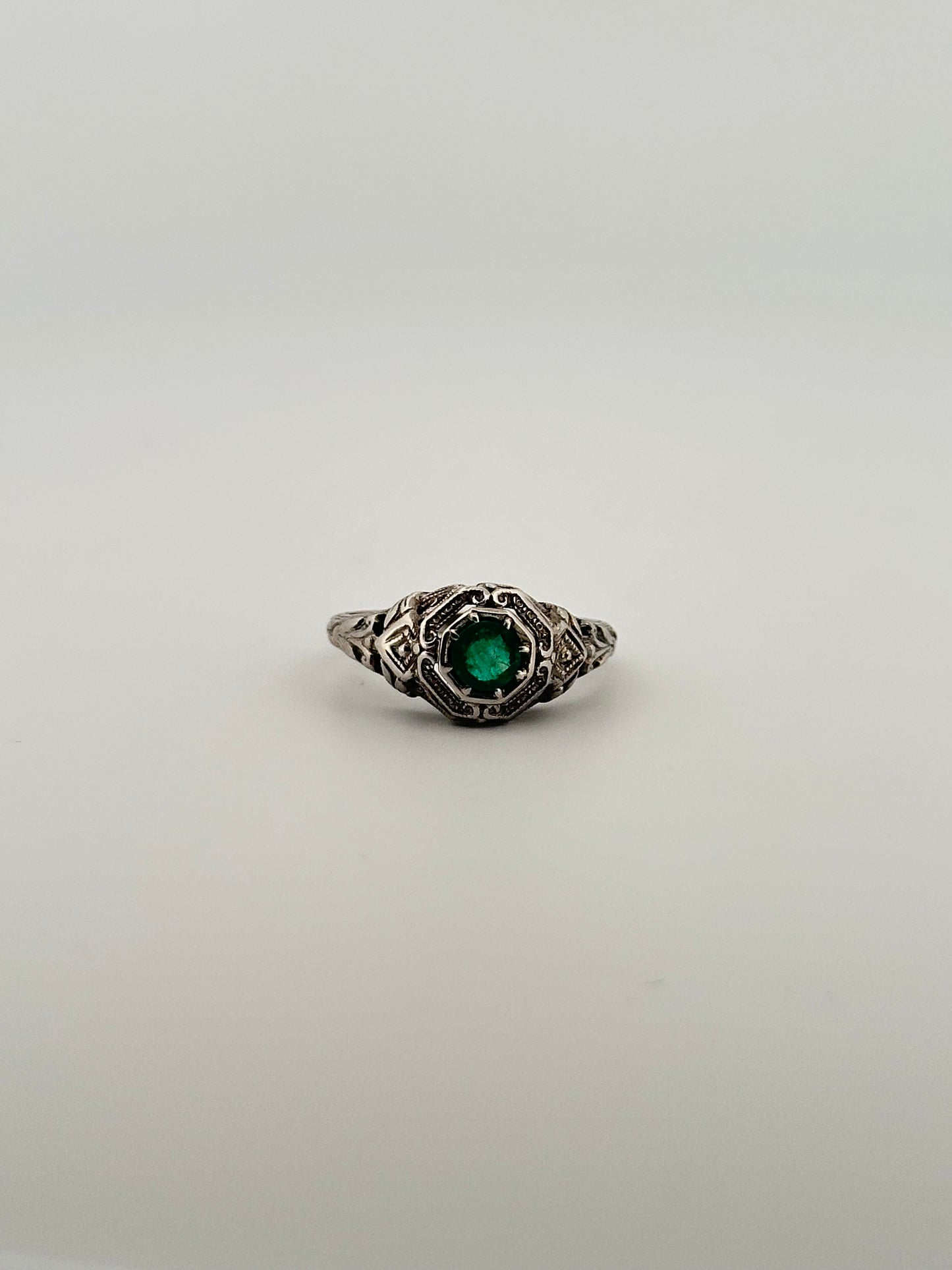 antique art deco natural emerald ring in 18k white gold