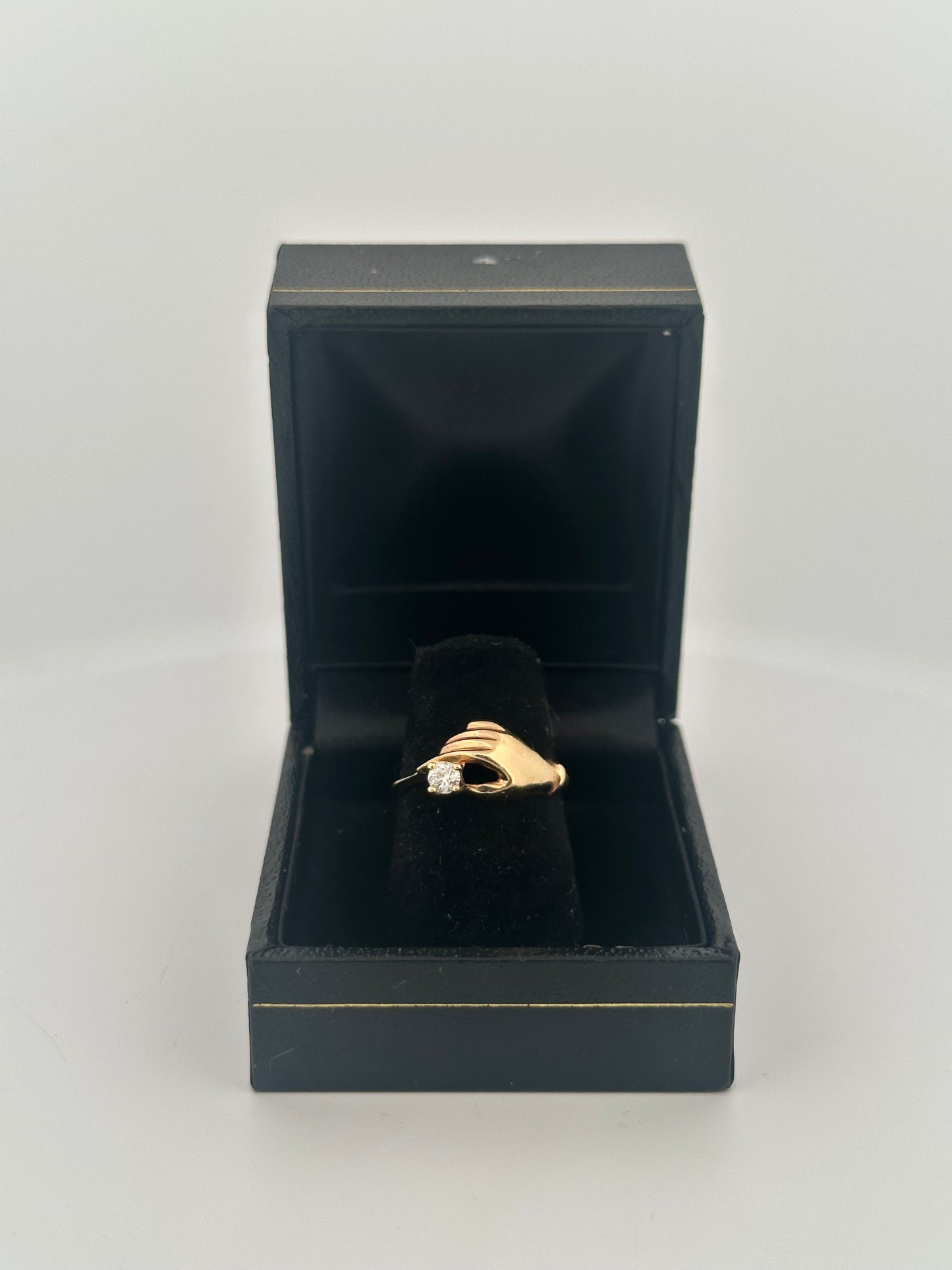 Victorian hand ring in 9k yellow gold - made to order.