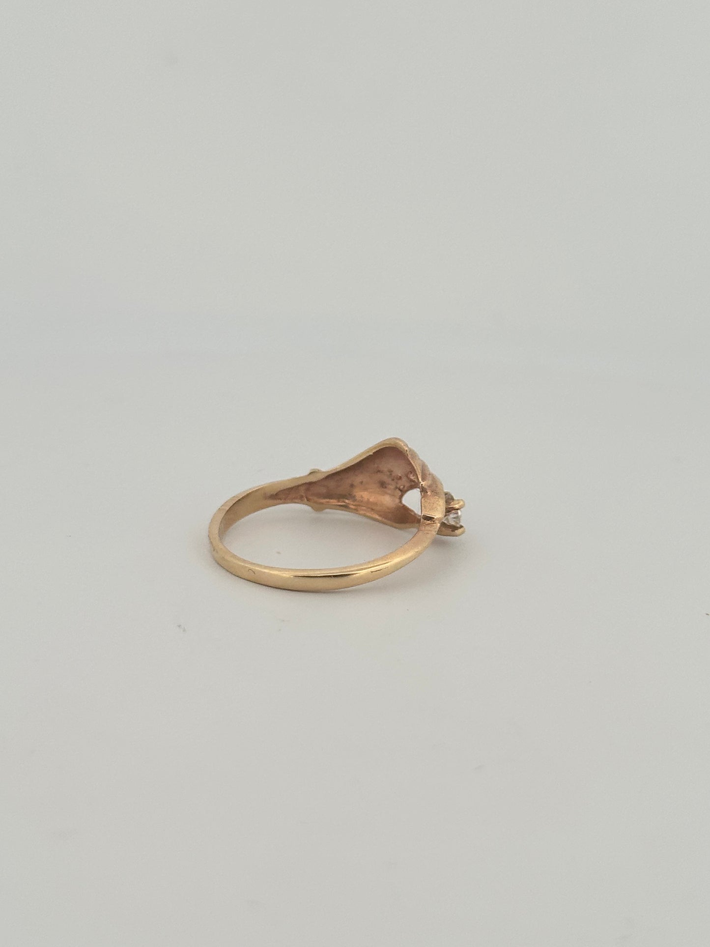Victorian hand ring in 9k yellow gold - made to order.