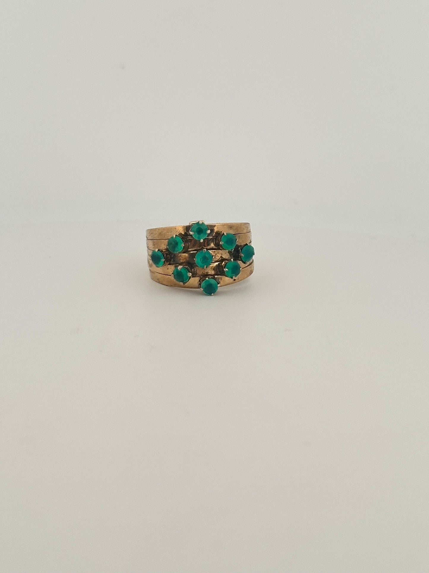 Antique green onyx harem ring in 8k yellow gold