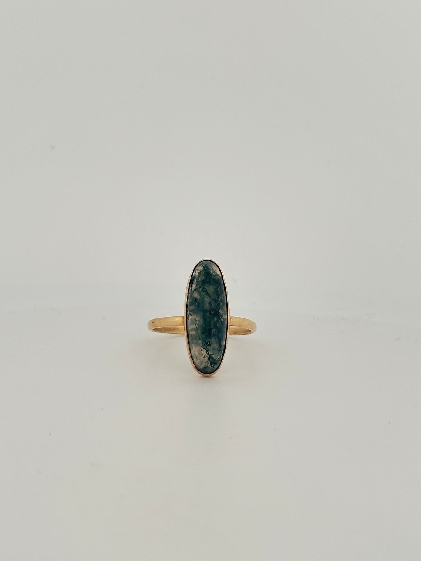 Antique Victorian moss agate cabochon ring in 9k yellow gold