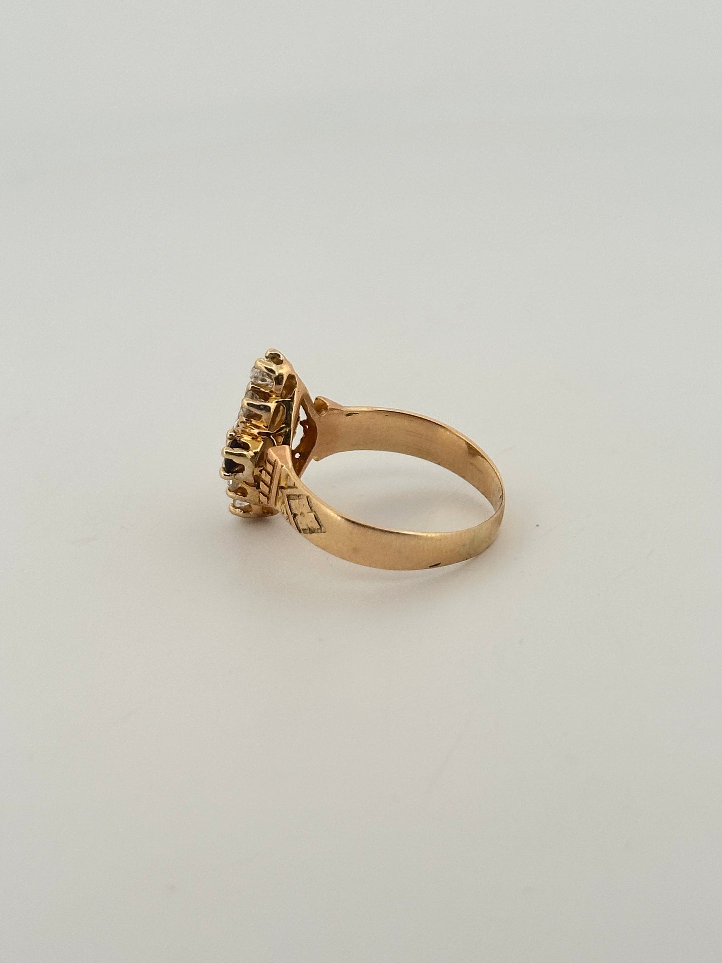 Antique Victorian old mine cut diamond and garnet ring in 14k yellow gold