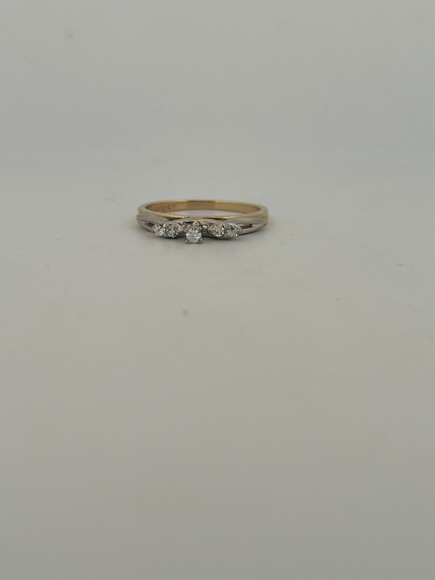 Vintage natural diamond two toned ring in 14k gold