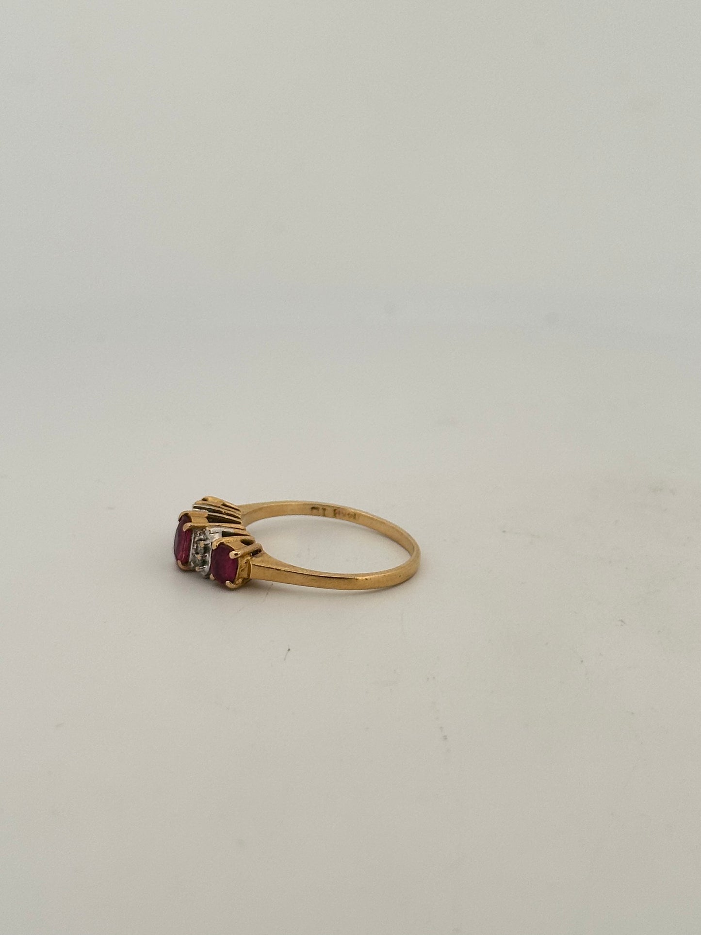Vintage natural ruby and diamond ring in 14k yellow gold circa 1970s