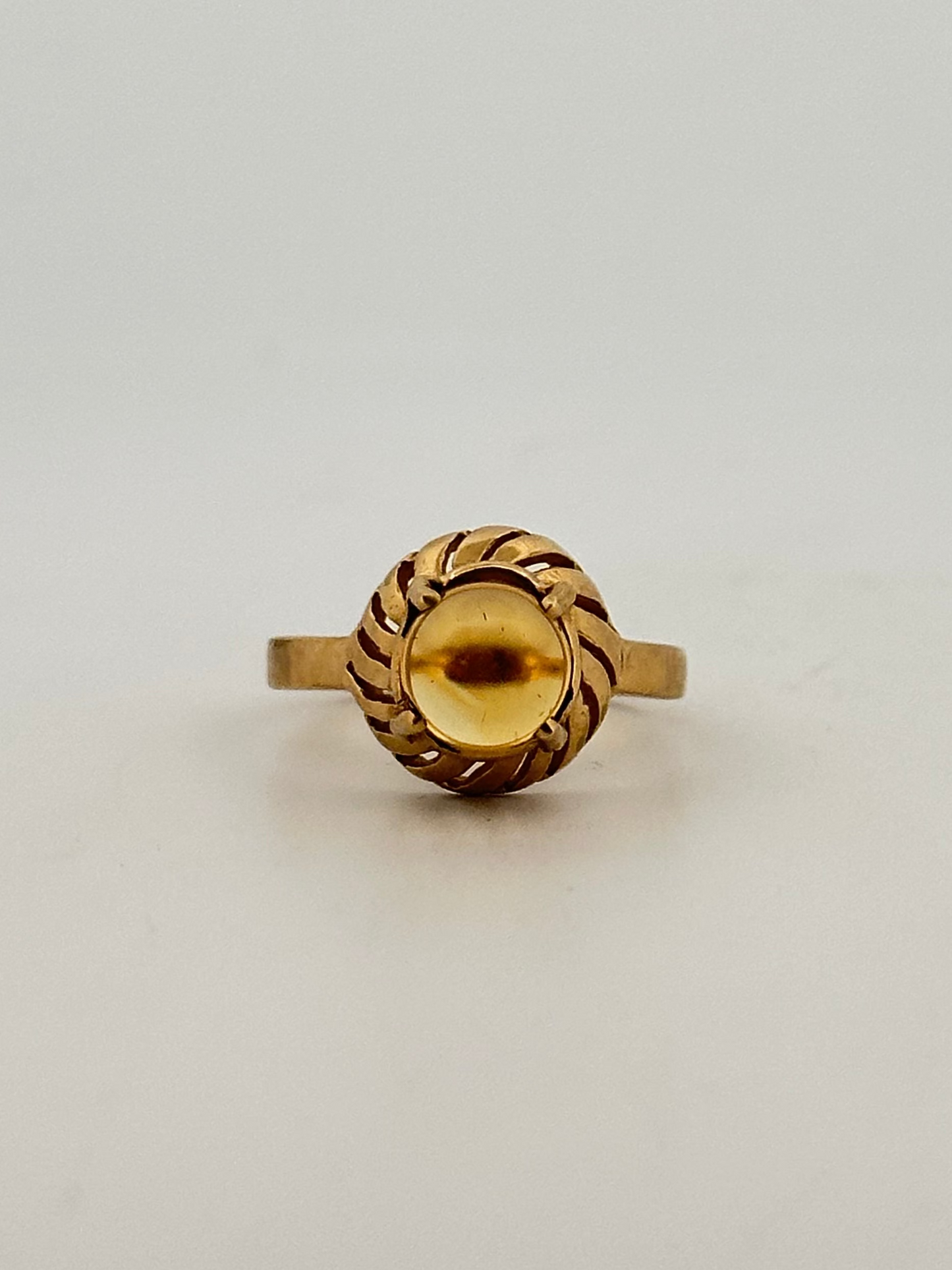 Vintage citrine cabochon ring in 10k yellow gold circa 1970s