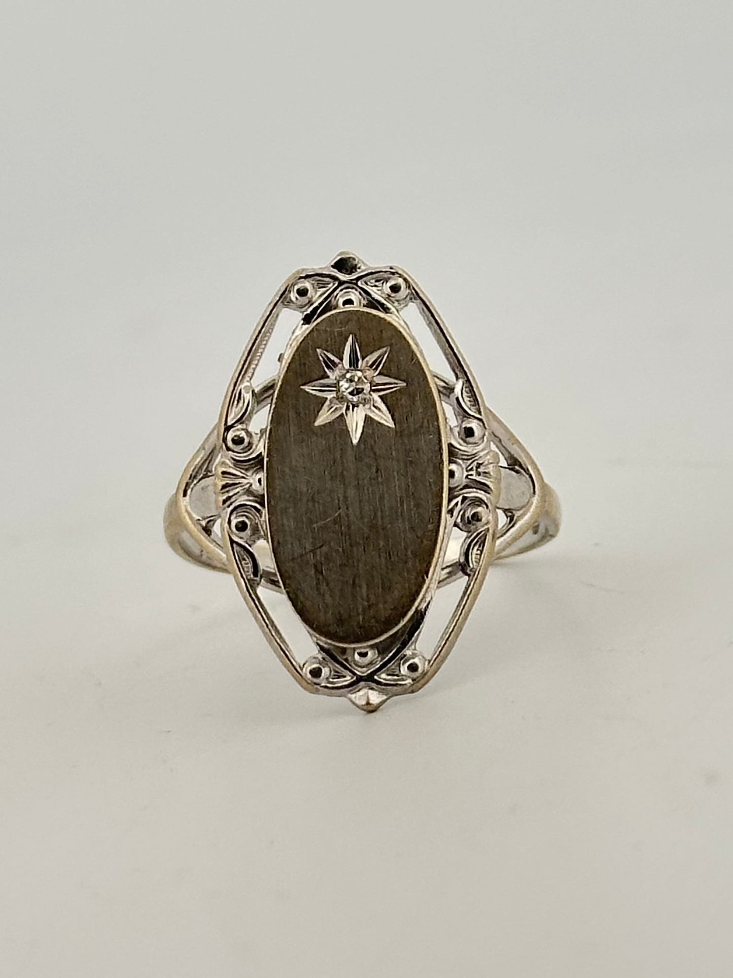 Vintage Diamond signet ring circa 1970s in 14k white gold